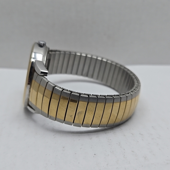 Mens Timex R6 Date Indiglo Two Tone Quartz Analog Watch New Battery - Picture 8 of 13